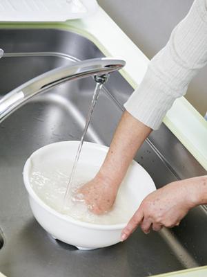 データ加工を専門に行う会社に頼る