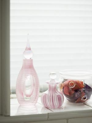 センスの良い金箔の装飾が施された金箔アクセサリー